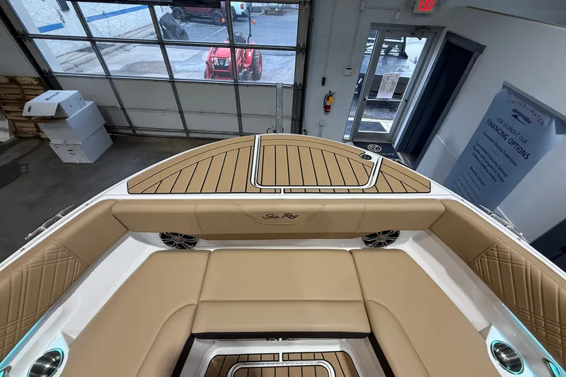 Slide: The Image of Sea Ray SDX 270 Outboard 2025 - 32