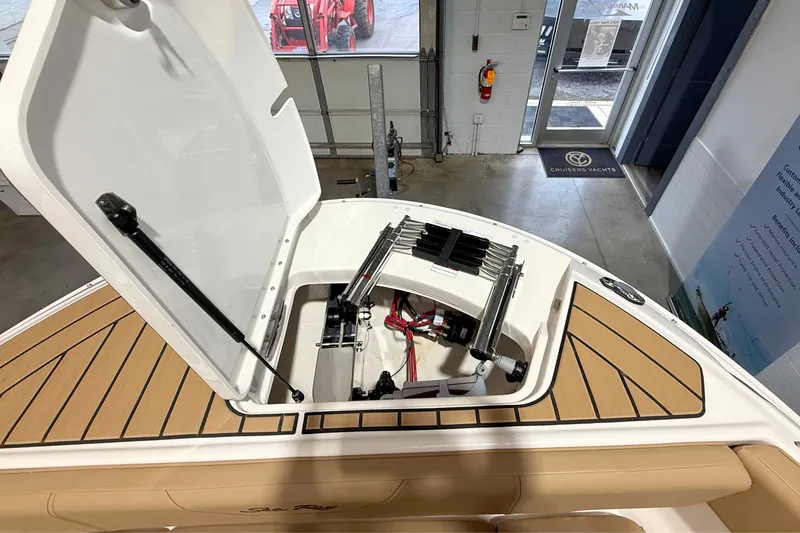 Slide: The Image of Sea Ray SDX 270 Outboard 2025 - 33