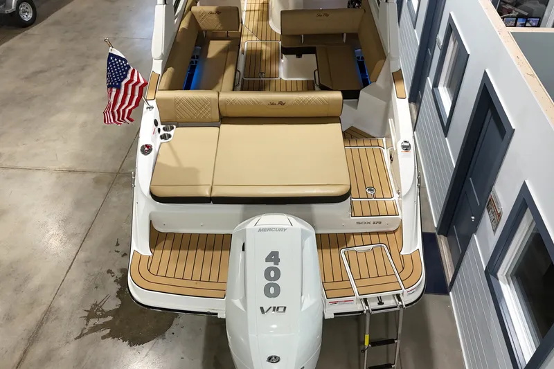 Slide: The Image of Sea Ray SDX 270 Outboard 2025 - 6