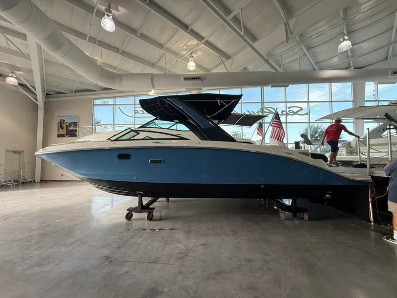 Slide: The Image of Sea Ray SDX 290 2026 - 1