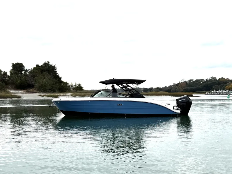 The Image of Sea Ray SDX 270 Outboard 2026 - 0