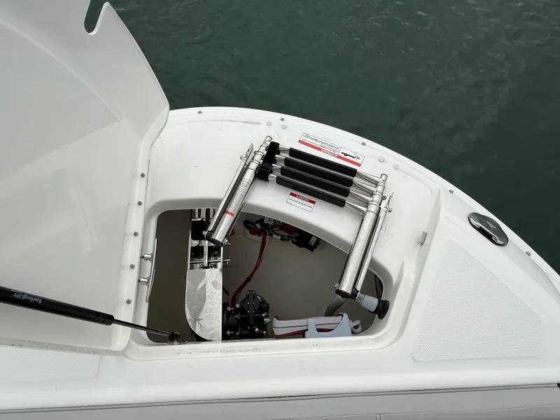 Slide: The Image of Sea Ray SDX 270 Outboard 2026 - 11