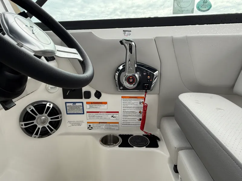 Slide: The Image of Sea Ray SDX 270 Outboard 2026 - 15