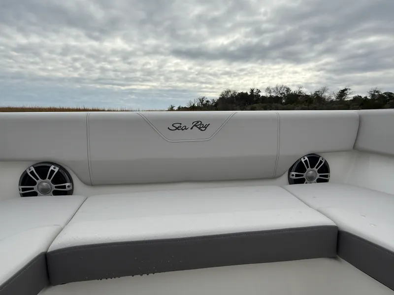 Slide: The Image of Sea Ray SDX 270 Outboard 2026 - 9