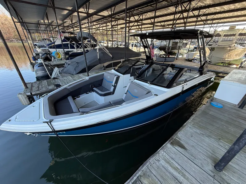 Slide: The Image of Cobalt R8 SURF 2022 - 3