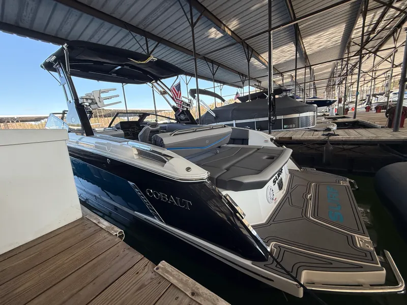 Slide: The Image of Cobalt R8 SURF 2022 - 4