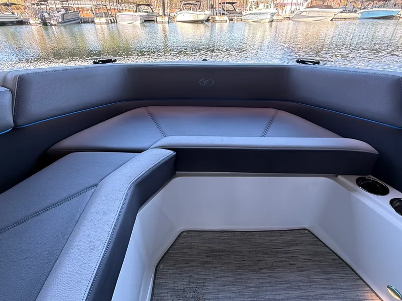 Slide: The Image of Cobalt R8 SURF 2022 - 41