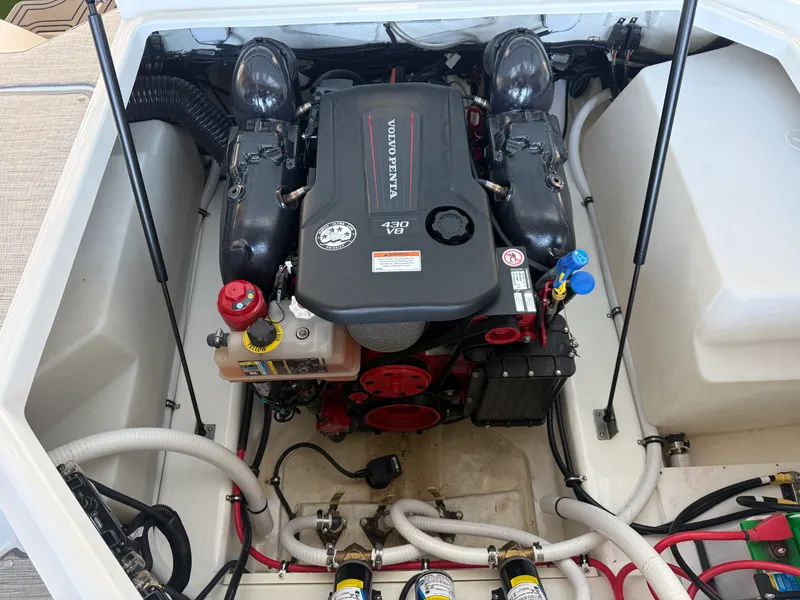 Slide: The Image of Cobalt R8 SURF 2022 - 46