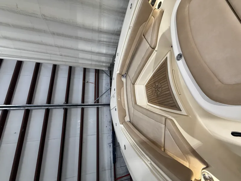 Slide: The Image of Scout 380 LXF 2018 - 10