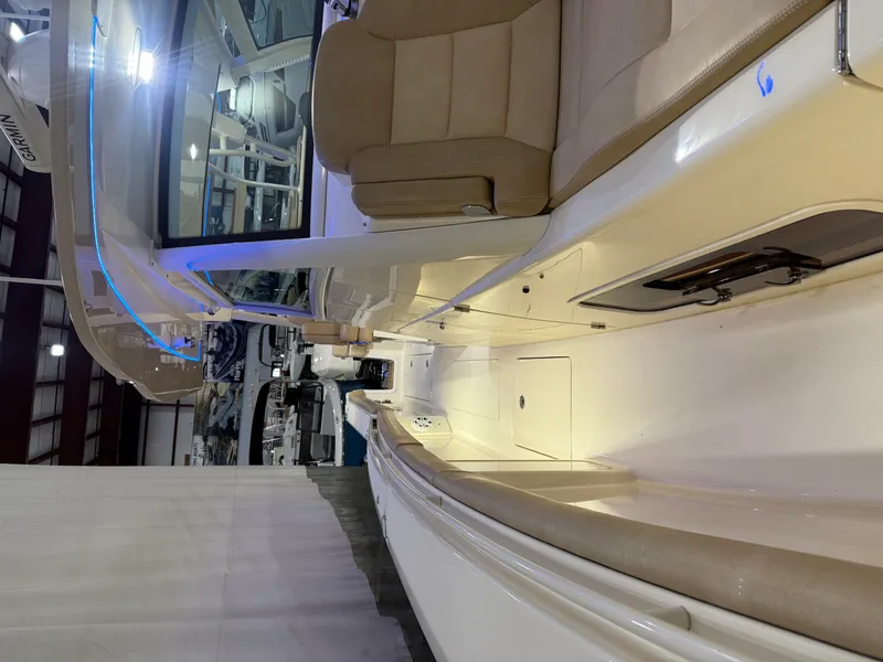 Slide: The Image of Scout 380 LXF 2018 - 14