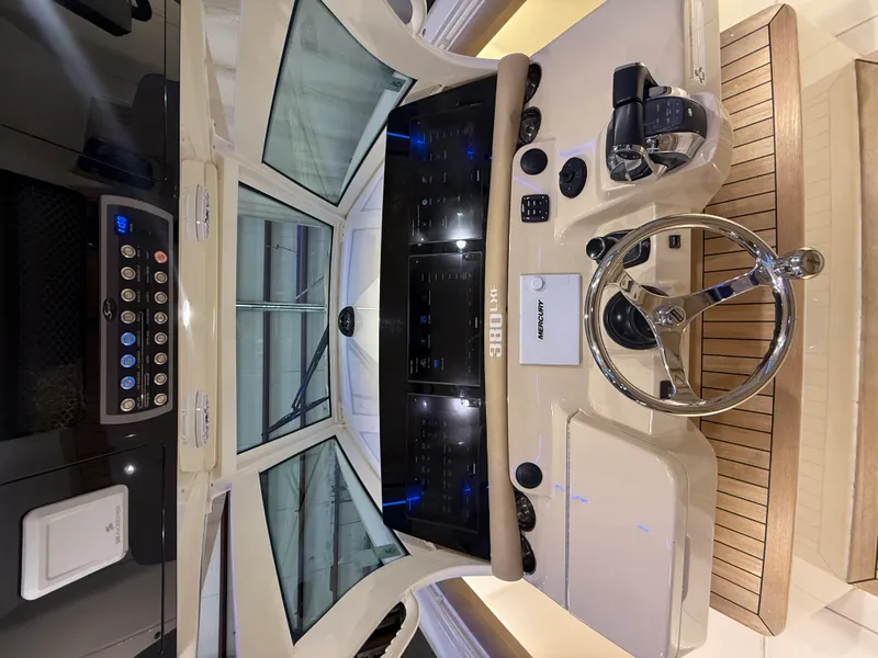 Slide: The Image of Scout 380 LXF 2018 - 9