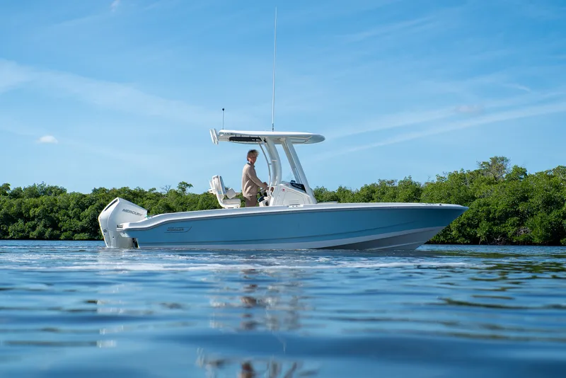 Slide: The Image of Boston Whaler 220 Dauntless 2026 - 30