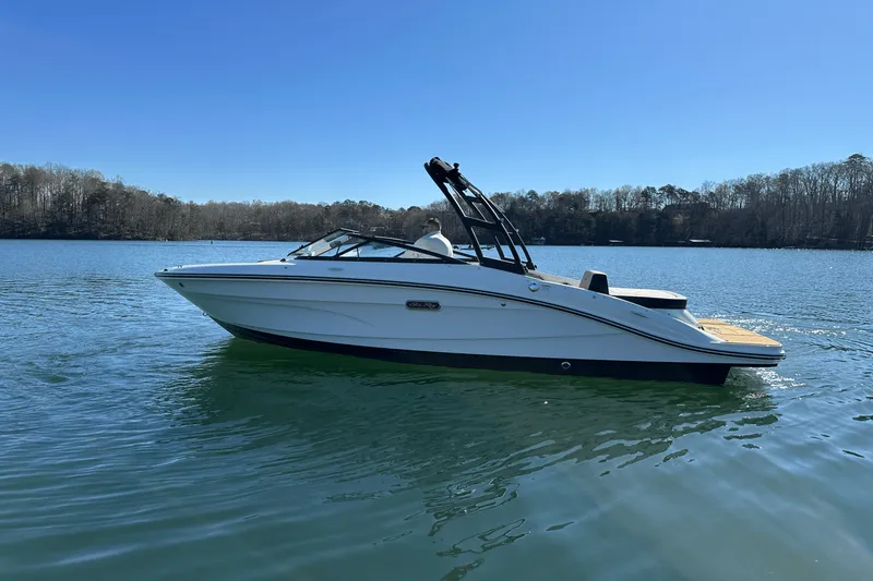 Slide: The Image of Sea Ray SPX 210 2025 - 1