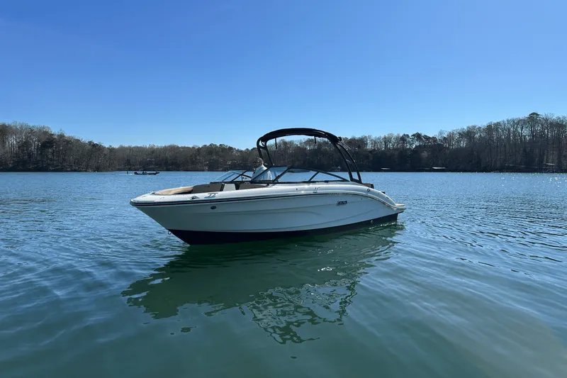 Slide: The Image of Sea Ray SPX 210 2025 - 15