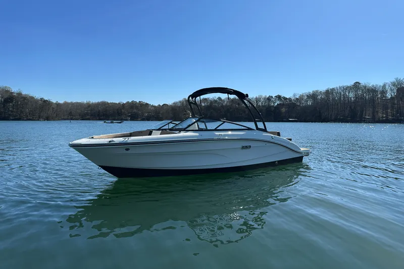 Slide: The Image of Sea Ray SPX 210 2025 - 16