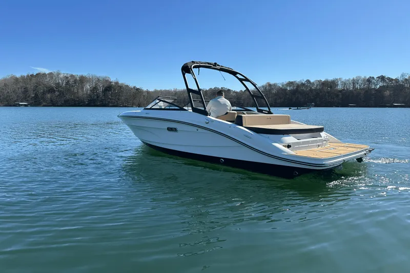 Slide: The Image of Sea Ray SPX 210 2025 - 2