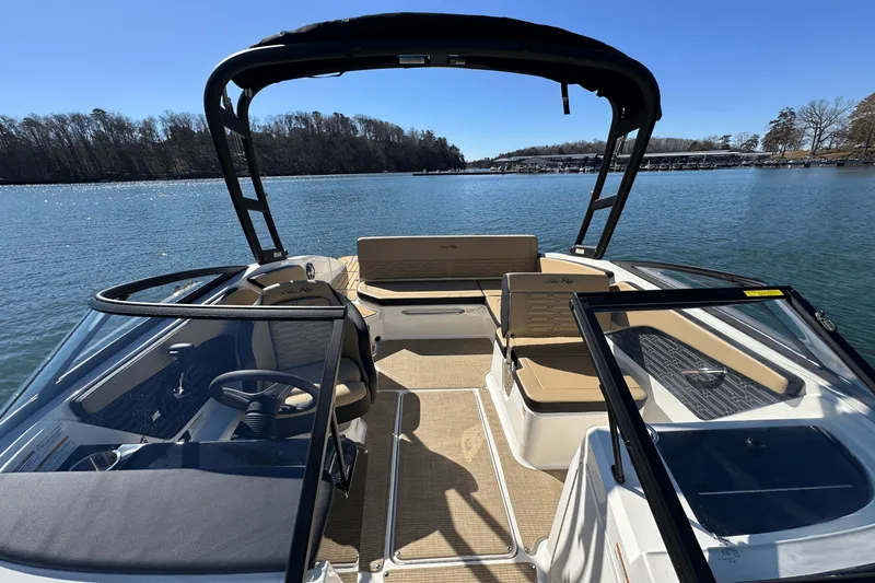 Slide: The Image of Sea Ray SPX 210 2025 - 20