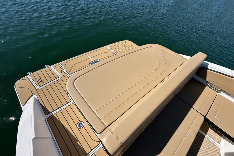 Slide: The Image of Sea Ray SPX 210 2025 - 28