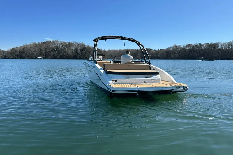 Slide: The Image of Sea Ray SPX 210 2025 - 3