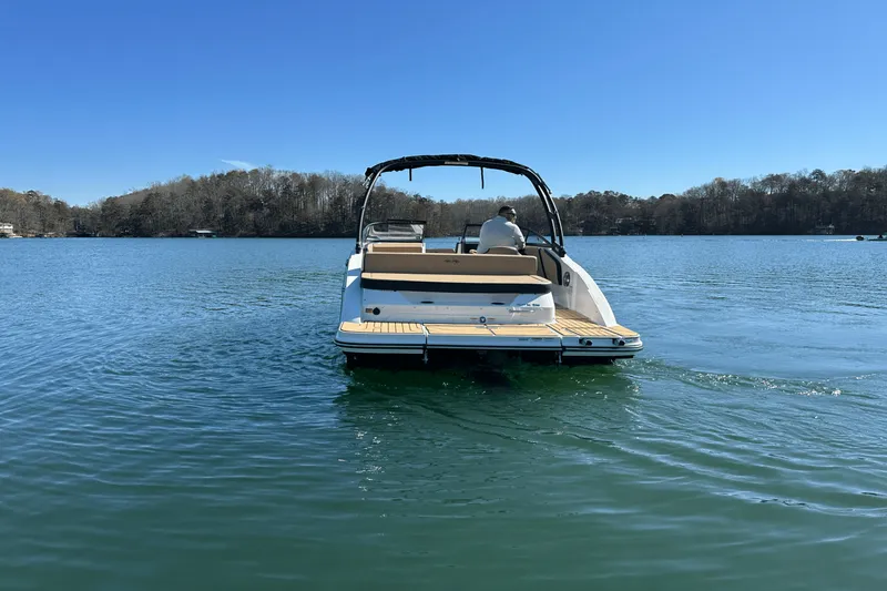 Slide: The Image of Sea Ray SPX 210 2025 - 4