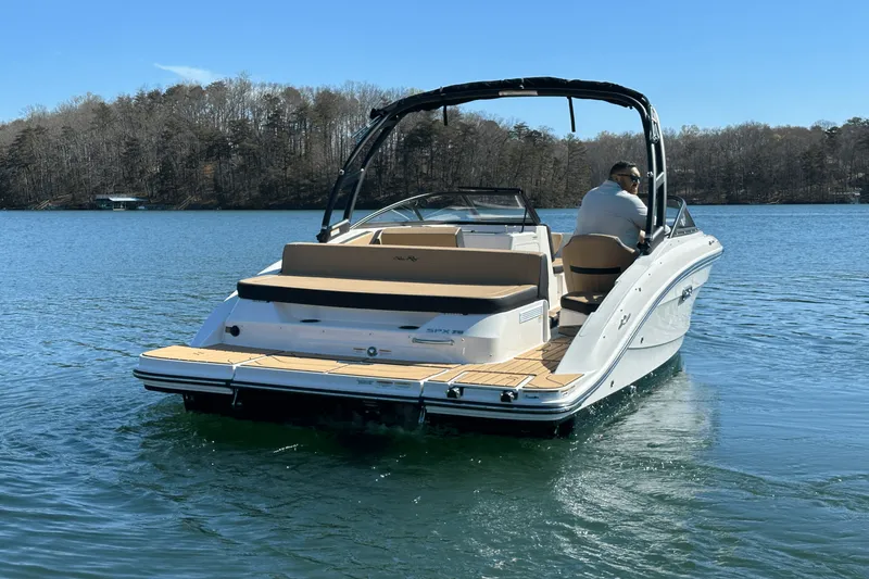 Slide: The Image of Sea Ray SPX 210 2025 - 5