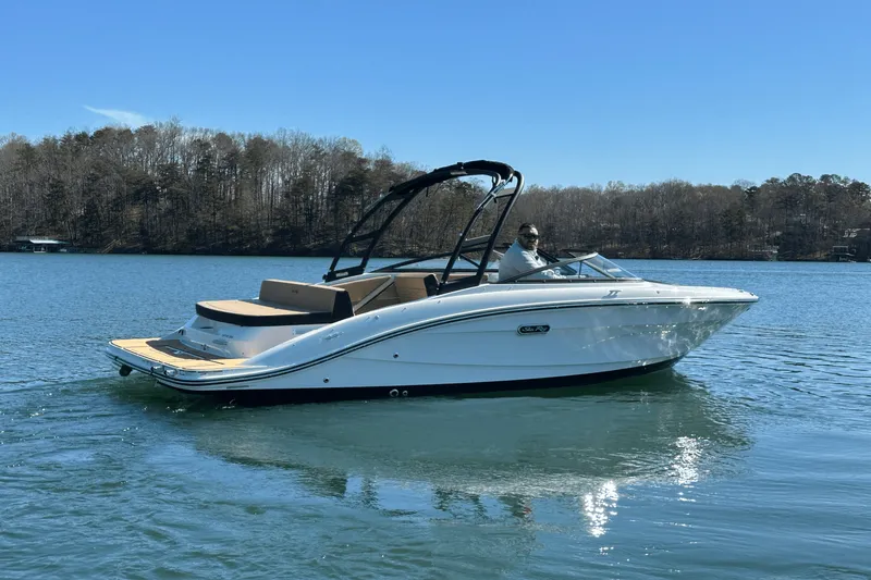 Slide: The Image of Sea Ray SPX 210 2025 - 7