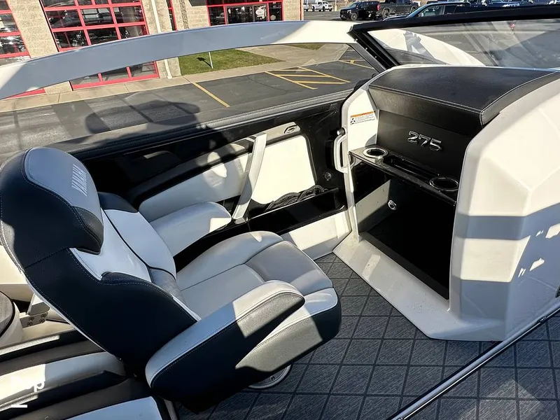 Slide: The Image of Yamaha 275 SE 2019 - 14641390