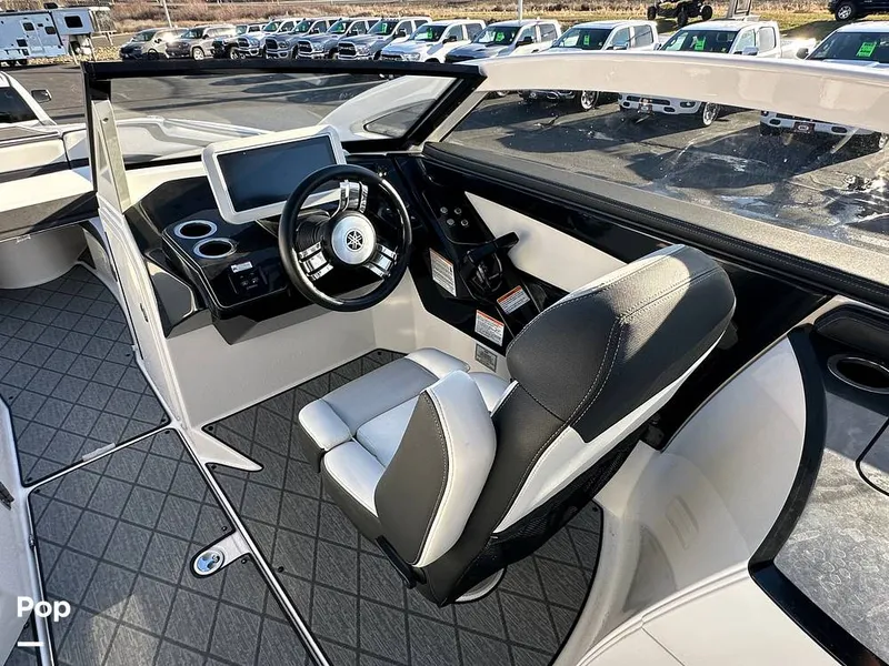 Slide: The Image of Yamaha 275 SE 2019 - 14641393