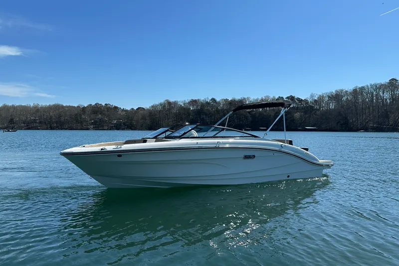 Slide: The Image of Sea Ray SPX 210 2025 - 2