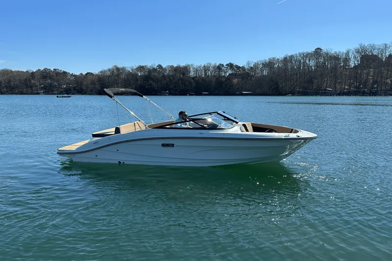 Slide: The Image of Sea Ray SPX 210 2025 - 5