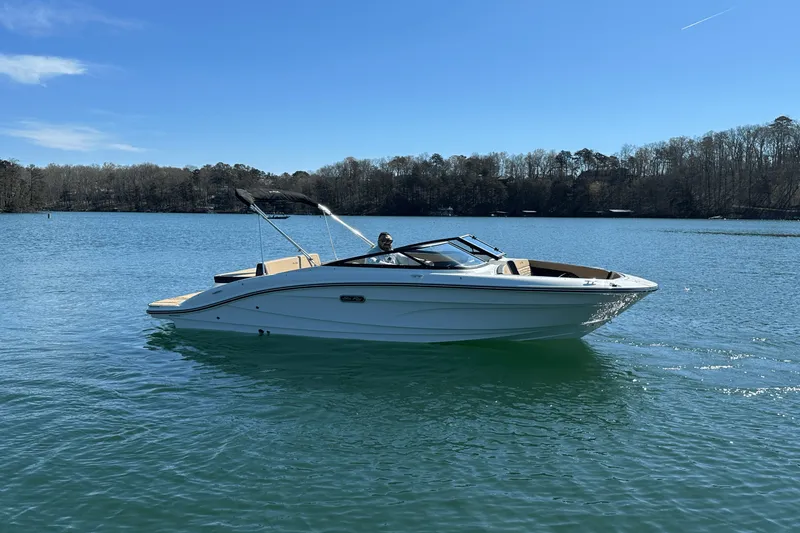 Slide: The Image of Sea Ray SPX 210 2025 - 6