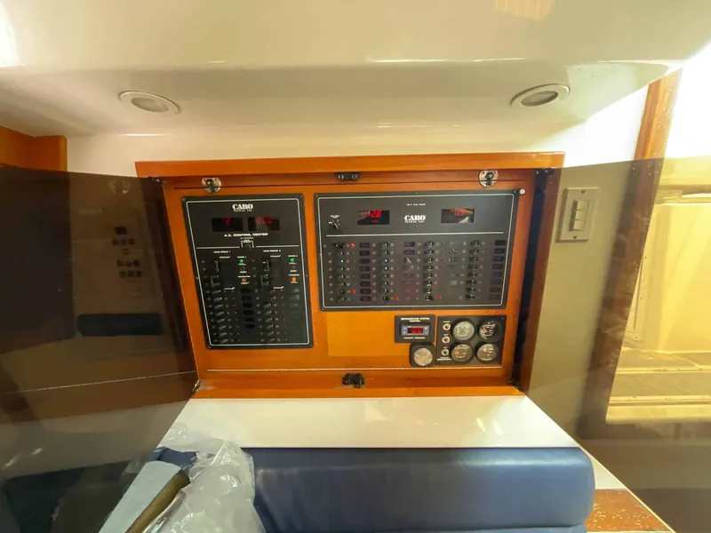 Slide: The Image of Cabo 35 Express 2001 - 22