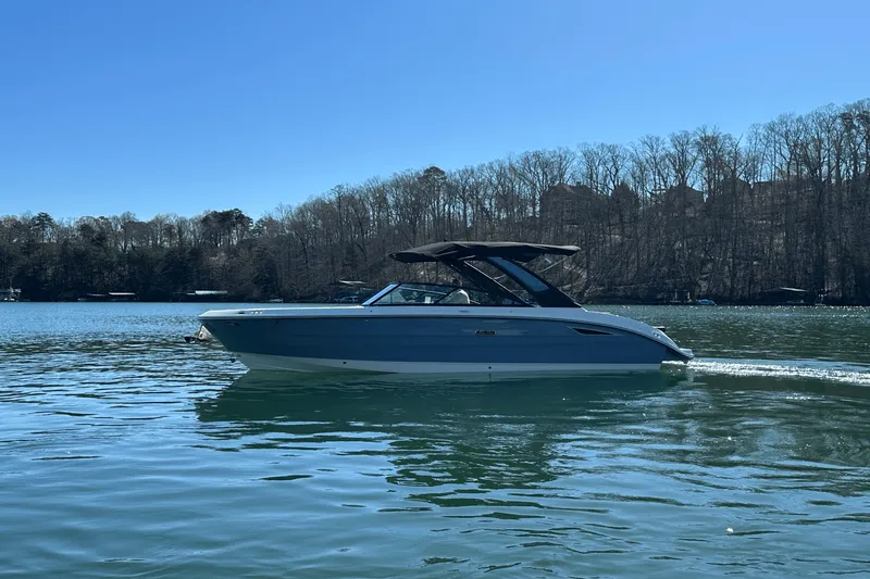 Slide: The Image of Sea Ray SDX 270 2025 - 1