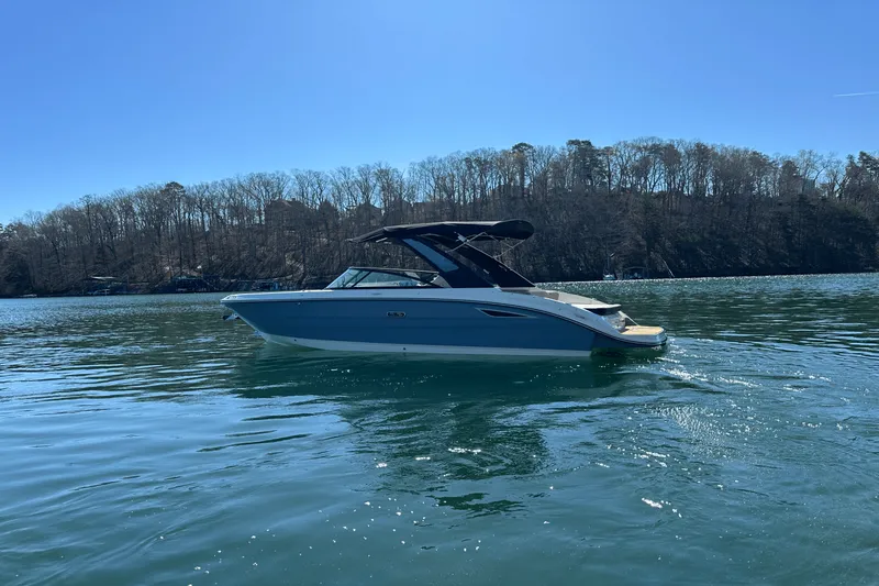 Slide: The Image of Sea Ray SDX 270 2025 - 2