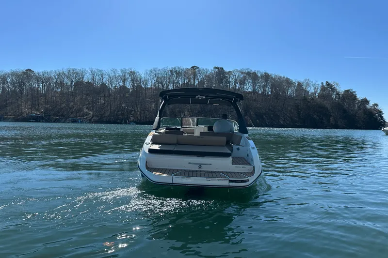 Slide: The Image of Sea Ray SDX 270 2025 - 5