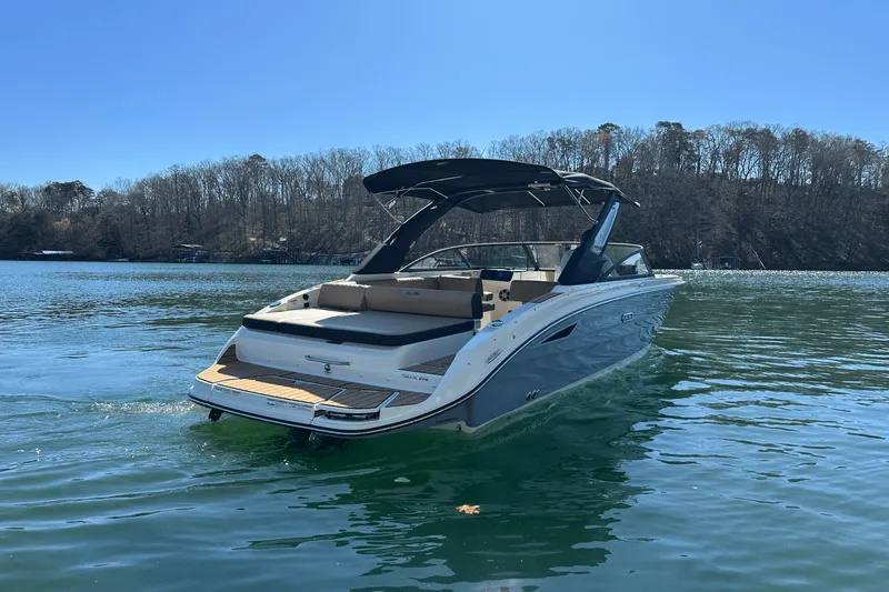 Slide: The Image of Sea Ray SDX 270 2025 - 6