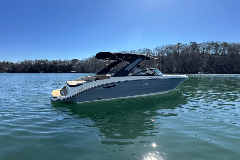 Slide: The Image of Sea Ray SDX 270 2025 - 7