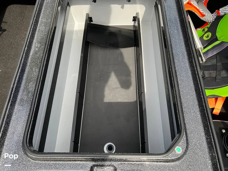 Slide: The Image of Triton 20 XP Patriot 2024 - 13991534