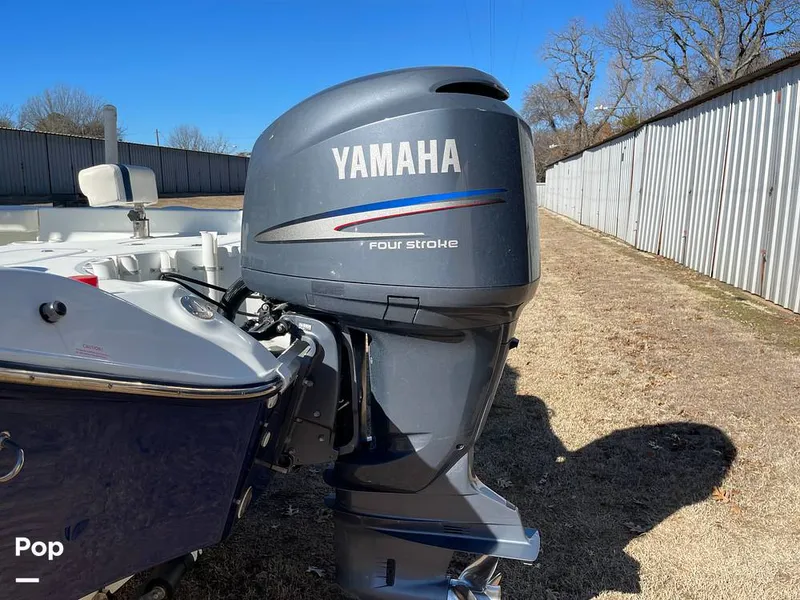 Slide: The Image of 225 HP 4 Stroke - 13710946