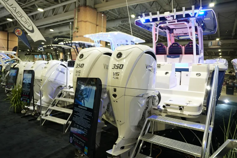 Slide: The Image of Robalo R300 2026 - 5