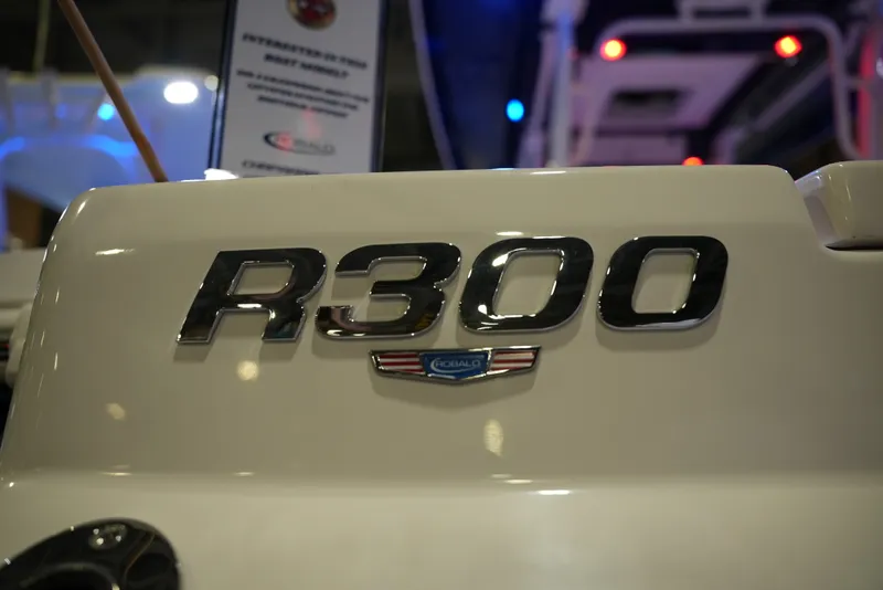 Slide: The Image of Robalo R300 2026 - 2