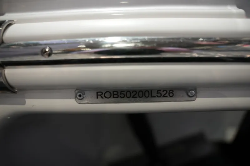 Slide: The Image of Robalo R300 2026 - 1