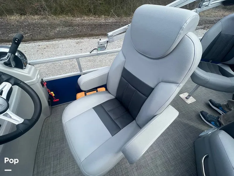 Slide: The Image of Captains Seat - 13799870