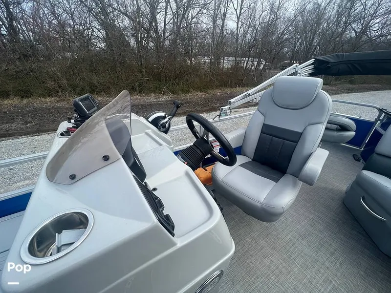 Slide: The Image of Captains Seat - 13799863
