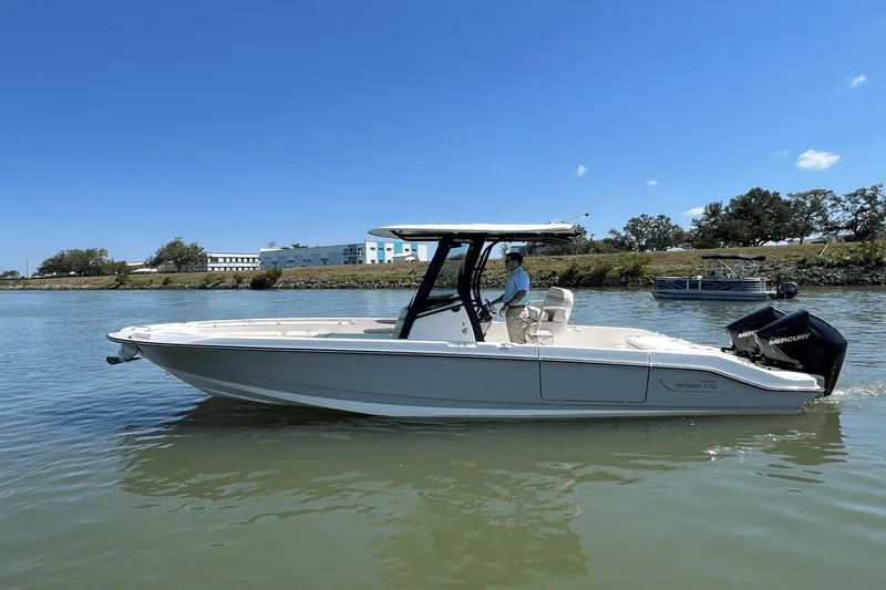 Slide: The Image of Boston Whaler 280 Dauntless 2025 - 2