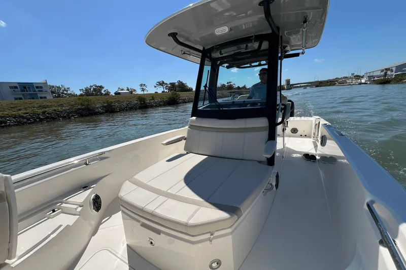 Slide: The Image of Boston Whaler 280 Dauntless 2025 - 47