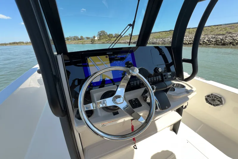 Slide: The Image of Boston Whaler 280 Dauntless 2025 - 49