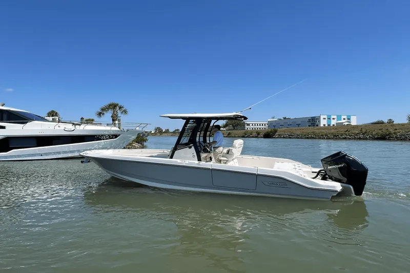 Slide: The Image of Boston Whaler 280 Dauntless 2025 - 5