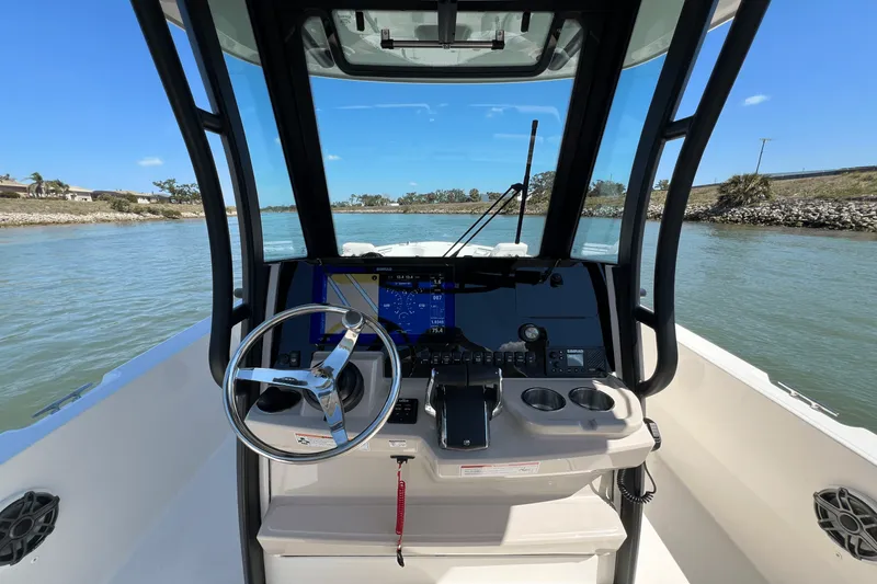 Slide: The Image of Boston Whaler 280 Dauntless 2025 - 50