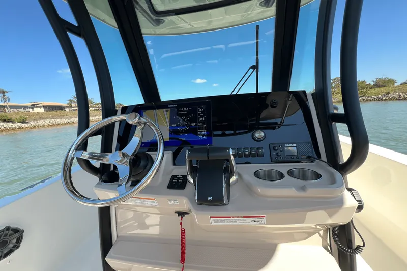 Slide: The Image of Boston Whaler 280 Dauntless 2025 - 55